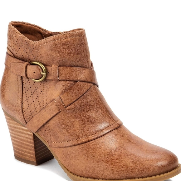 Baretraps Luna ankle bootie - Picture 6 of 13